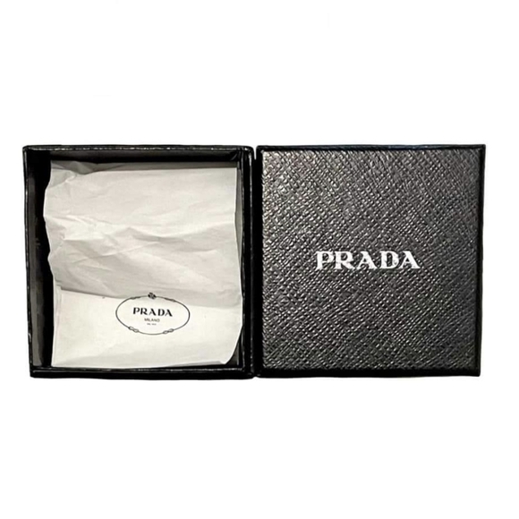 ๐โฐ PRADA CLOCK KEYCHAIN โฐ๐ โจ๐ฆ - Picture 3 of 7